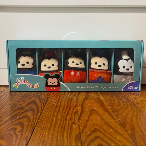 Squishmallow Mickey Mouse Through the Years Box Set - Picture 11 of 11